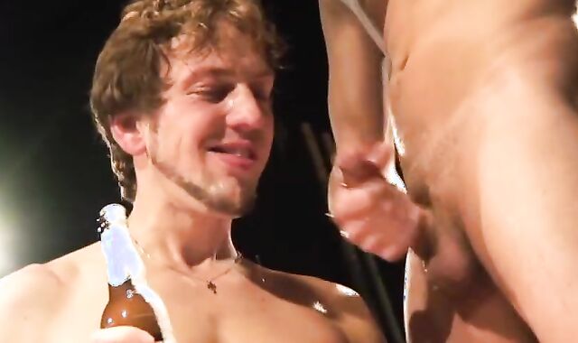 WF Berlin naked donks