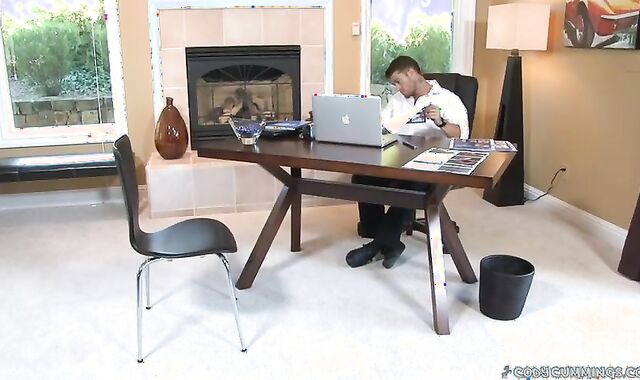 Cody Cummings:voyeur Sneaky Surprise for the Fresh Fellow