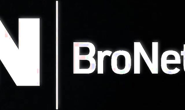 HotAFmen:spycam In the Throes of Monster Trunk