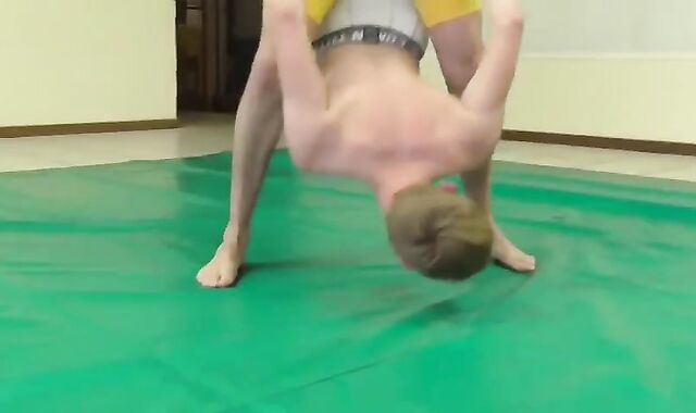 Cody voyeur-voyeur Obedience Grapple Match