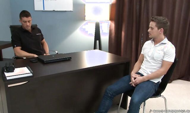 Cody Cummings:voyeur Passionate Sit-Down Surprises
