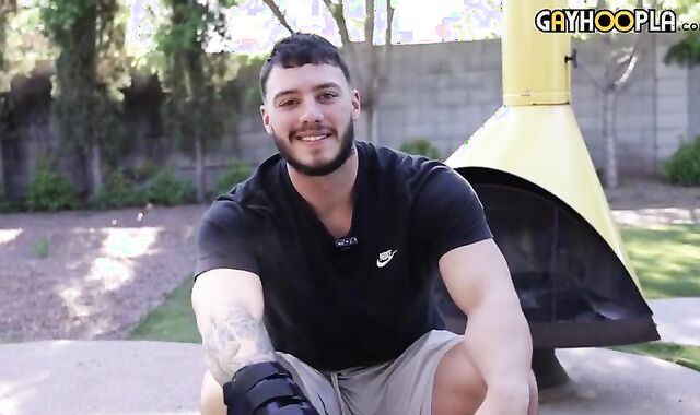 non-pro Figure Builder Myles Mint Ripples And Faps His UNCIRCUMCISED sausage