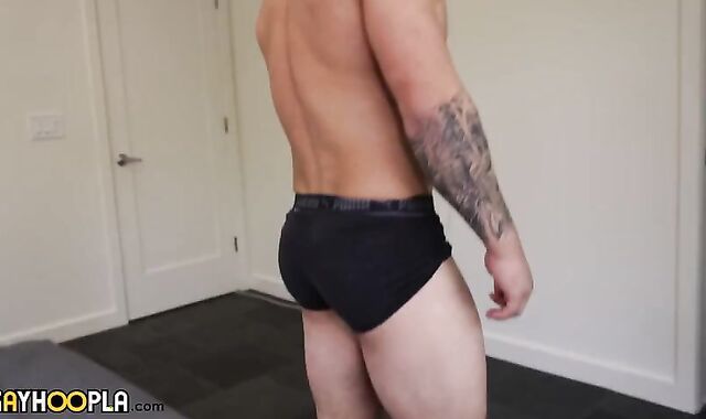 non-pro Figure Builder Myles Mint Ripples And Faps His UNCIRCUMCISED sausage