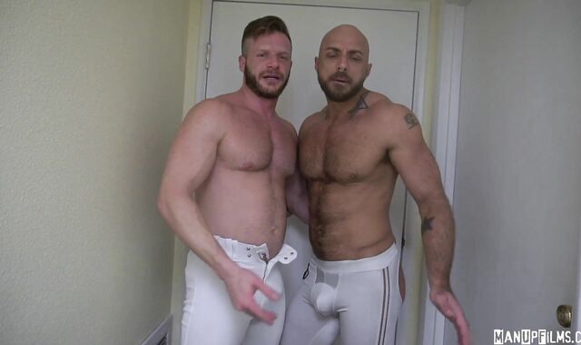 ManUpFilms voyeur-spycam Brian Bonds is indeed muscle faggot