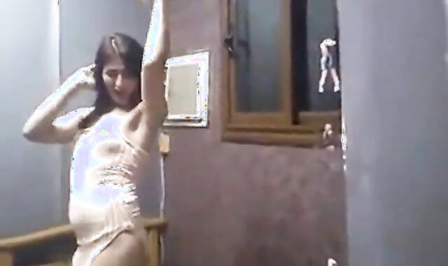 Egyptian Crossdresser Dances in Amateur Video 3
