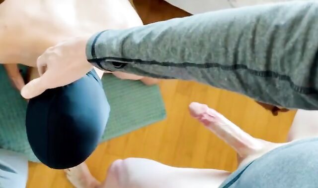 he?voyeur?spycam?s An Experienced At Deep throating thick dongs