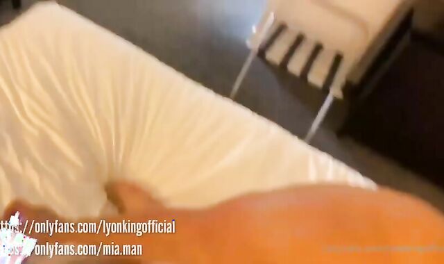 spycam-lyon-king-mia-mann