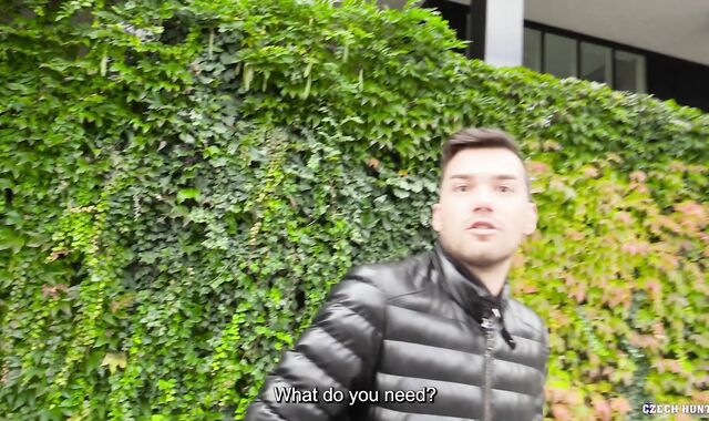 Czech Hunter:spycam Spreading Butts in Prague