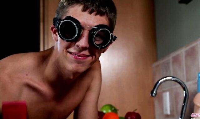 Next Door Youngster:spycam Arch Over for Elliot Vance