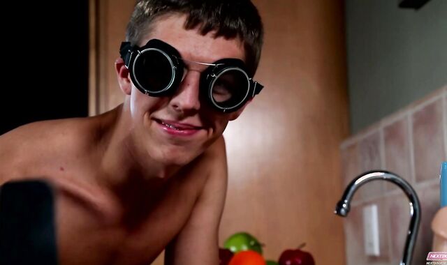 Next Door Youngster:spycam Arch Over for Elliot Vance