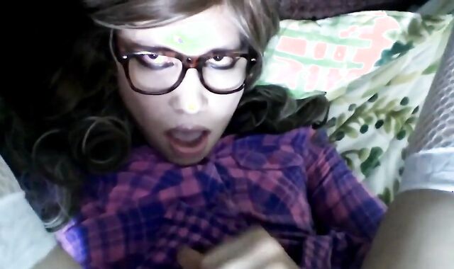 Crossdresser Paulina Doll's Solo Self-Facial 3