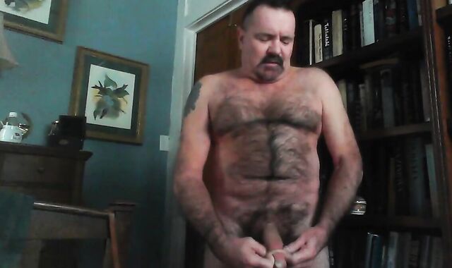 Hairy Daddy Jacks Off: Amateur Bear with a Big Cock