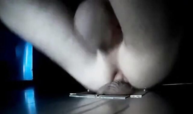 Bareback Amateur Takes Big Cock at Gloryhole 2