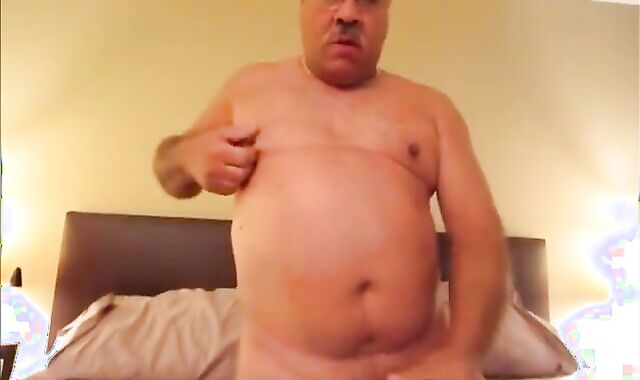 Bear Daddy Jerks Off in Tank Top 2