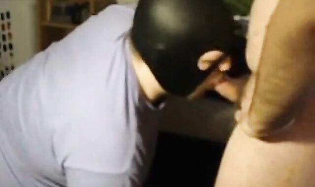 Verbal Bear Master Uses Slave - Huge Facial