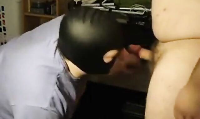 Verbal Bear Master Uses Slave - Huge Facial