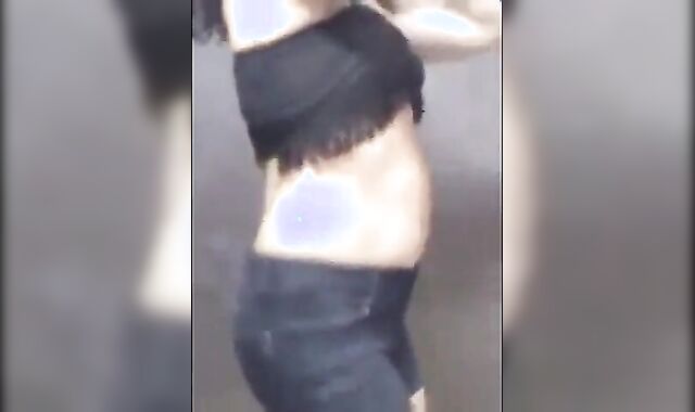Egyptian Crossdresser Dances in Amateur Video 4