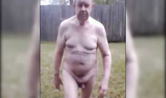 Naked Mature Men Outdoors on Cam