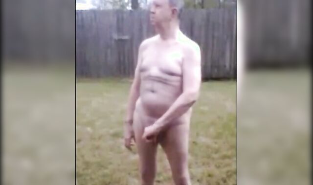 Naked Mature Men Outdoors on Cam