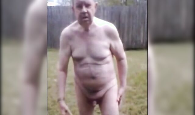 Naked Mature Men Outdoors on Cam