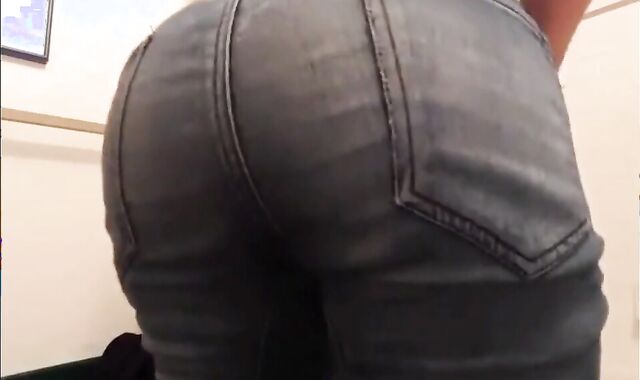 Locker-Room Surprise: That Ass! 2