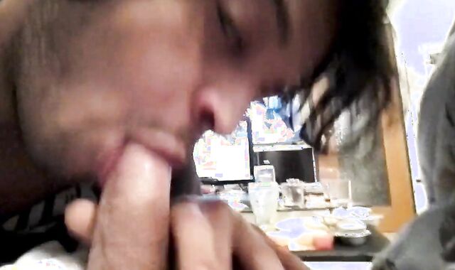 Twink's Blowjob & Cumshot Before Bed