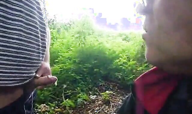 Outdoor Amateur Blowjob for a Cum Slut 2