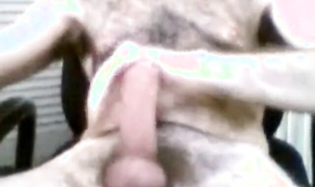 Hairy Daddy Bear Jacks Off on Cam