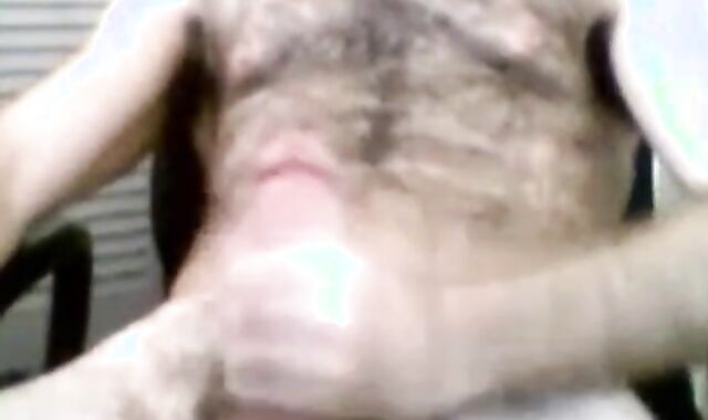 Hairy Daddy Bear Jacks Off on Cam