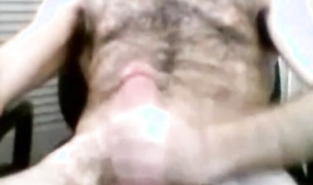 Hairy Daddy Bear Jacks Off on Cam