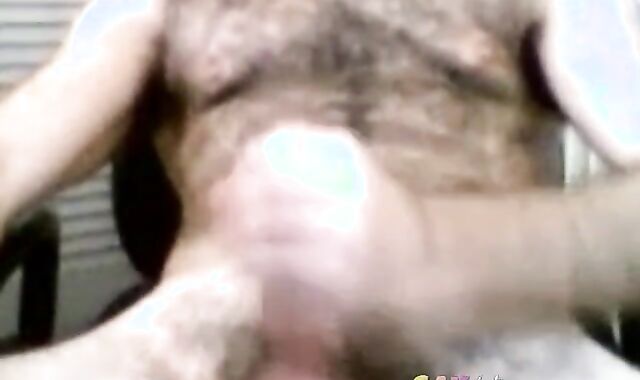 Hairy Daddy Bear Jacks Off on Cam