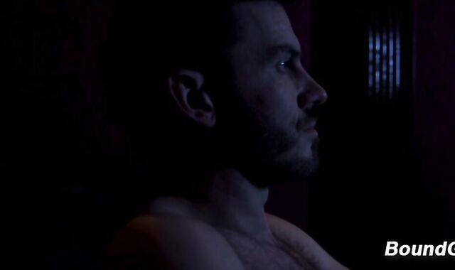 Delivery man punishes man with whip