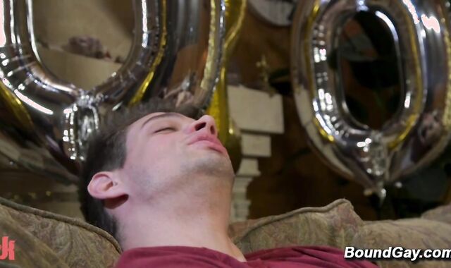 Delivery man punishes man with whip