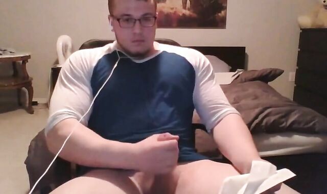 Muscle Hunk Jerks Off Solo