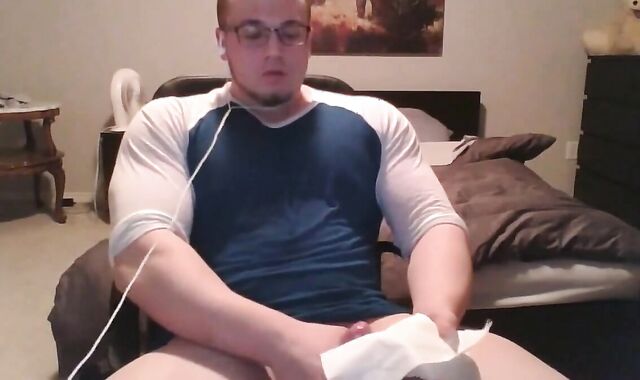 Muscle Hunk Jerks Off Solo