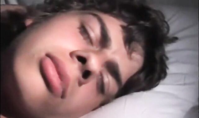 Verfuert's Bareback Amateur Twink Handjob