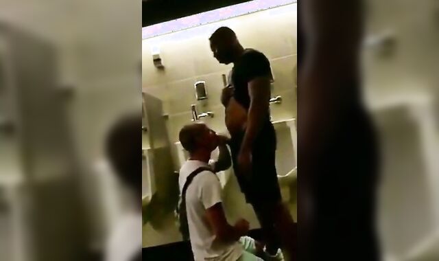 Hunk Gets Amateur Blowjob With Cum Tribute 2