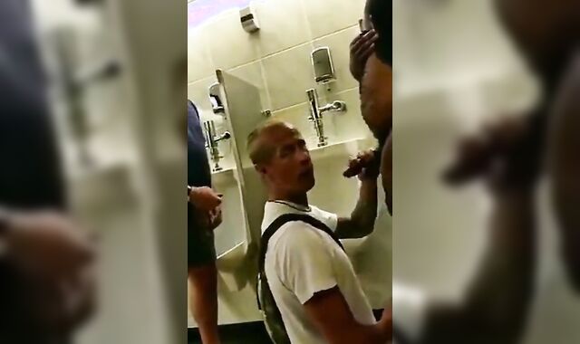 Hunk Gets Amateur Blowjob With Cum Tribute 2