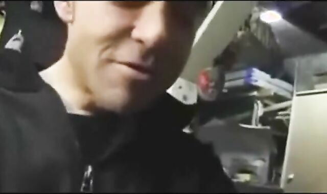 Older Man Gets Blown by Twink