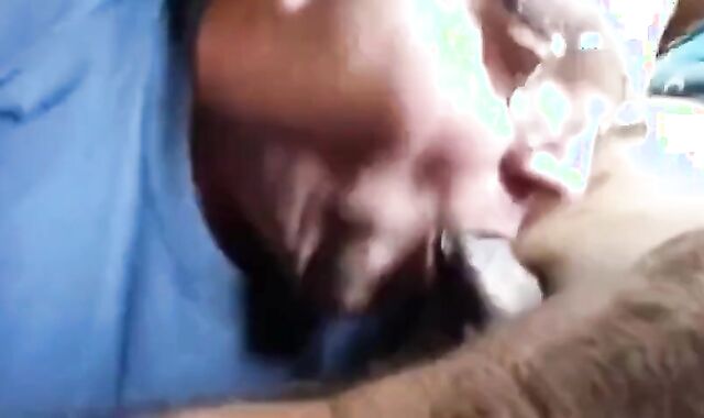 Amateur-Truck-Fahrer genießt einen geblasen 2