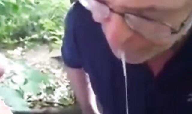 Outdoor Fun: Blowjob and Cum with a Sexy Man 2