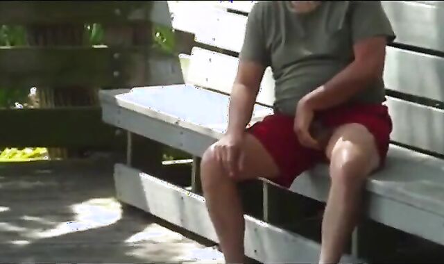 Abuelo y Gordo tienen sexo al aire libre