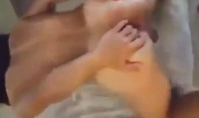 Twinks bareback: Big Colombian cock pounds tight Latin hole