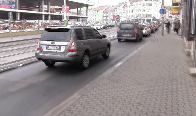 Debt Dandy: Uber-cute Meets Super-hot in Prague
