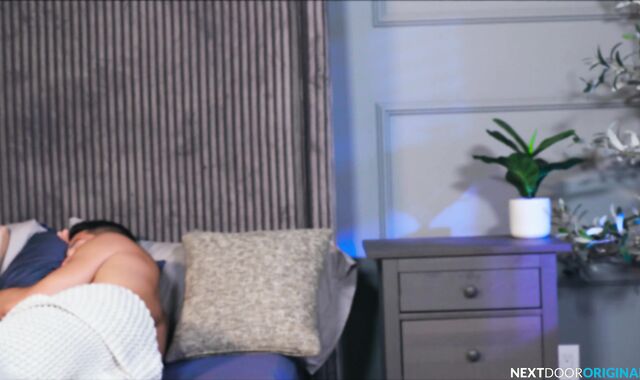 Next Door Originals: Dual Dicking Liam