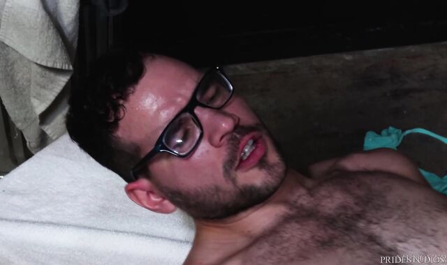 MenOver30: Latino Jake Morgan luvs uncircumcised weenie Angel Ventura