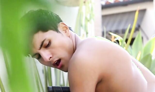 fag Mamador Chupando A Jeba Do Negao Mega Dotado. juicy homosexual Hook-up