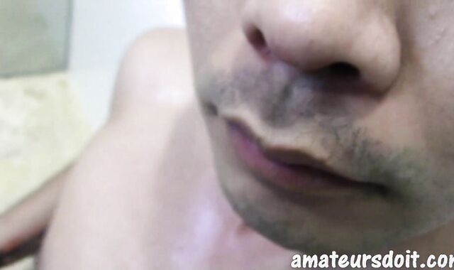 AmateursDoIt - First-timer Darius heads in for humping