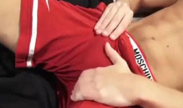 Sleek enjoyable Athlete Flashes Off And acquires assist Nutting