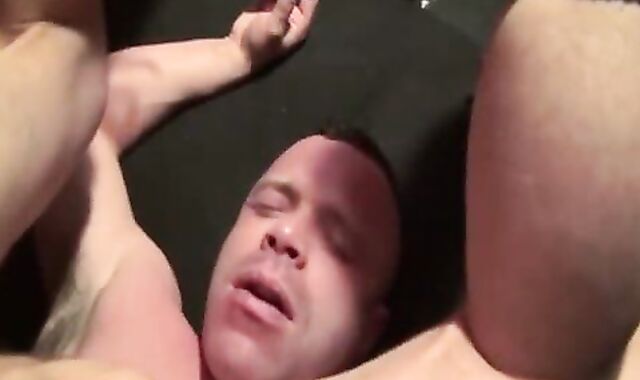 Peto BB bashes mega-slut